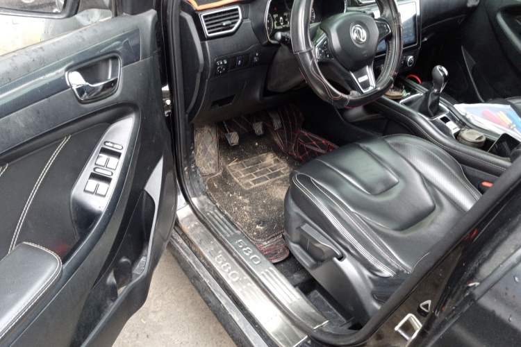 Used Dongfeng Fengon 580 2016 1.5T Manual Luxury Edition Driver Seat