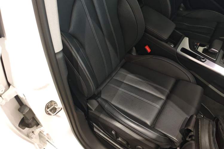 Used Audi A4L 2022 40 TFSI Luxury Dynamic Model
