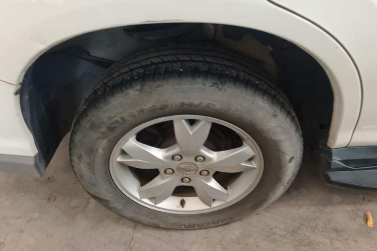 Used BYD S6 2014 2.0L Manual Luxury 5-Seater