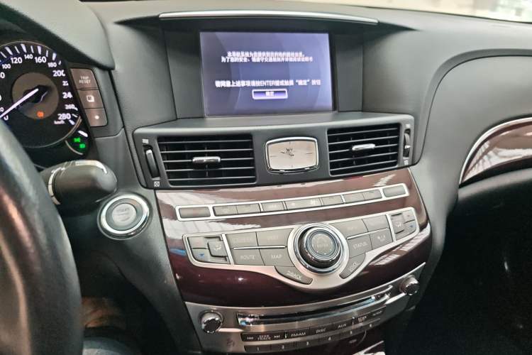 Used Infiniti Q70 2019 Q70L 2.0T Enjoyment Edition Audio And AC Panel