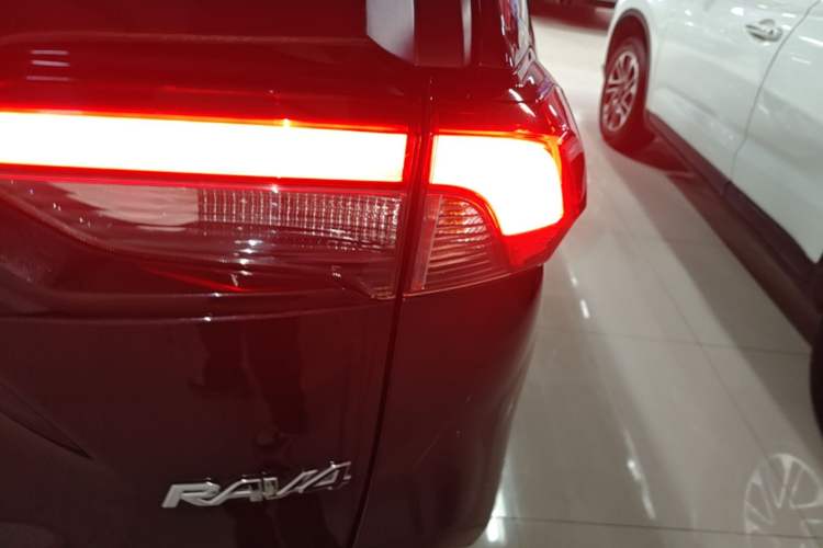 Used Toyota RAV4 2021 2.0L CVT Two-Wheel Drive Fashion PLUS Edition
