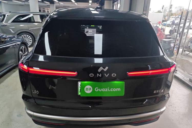 Used ONVO Luxeed L90 2025 Model—Max Six-Seater Version
