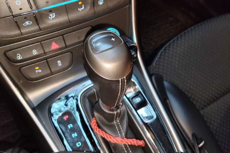 Used Chevrolet Malibu 2013 1.6T Automatic Comfort Edition Gear Lever