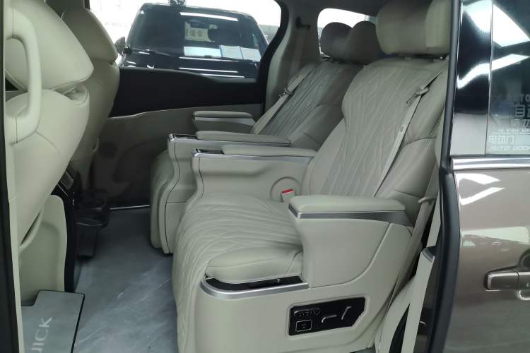 Used Buick GL8 2020 Land Cruiser Executive Class 652T Comfort Model
