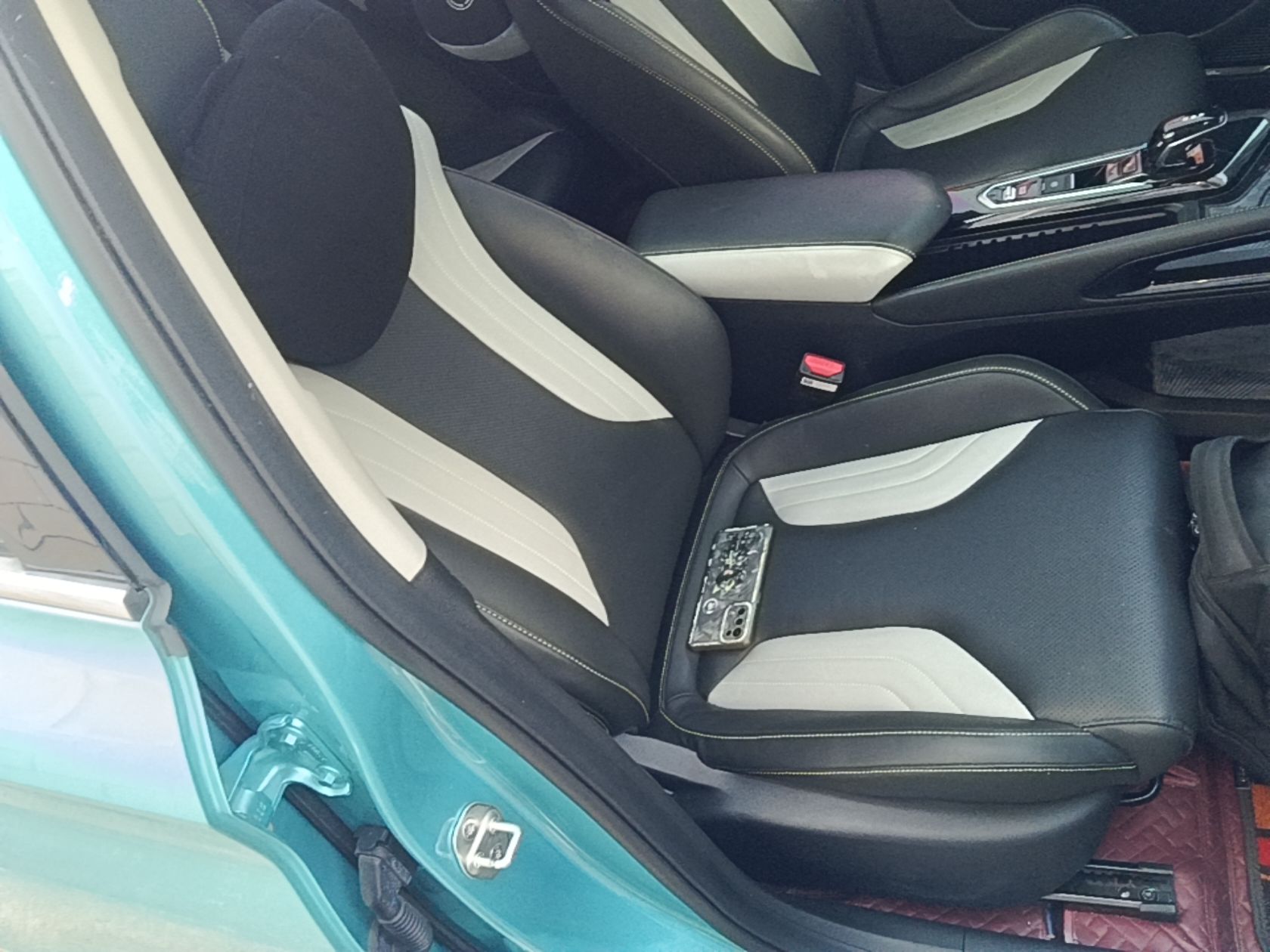 Geely Auto Coolray 2022 Bin Yue COOL 1.5TD DCT Ignite Edition — снимка 19
