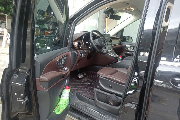 Used Mercedes-Benz V-Class 2022 V 260 L Long-wheelbase Luxury Edition