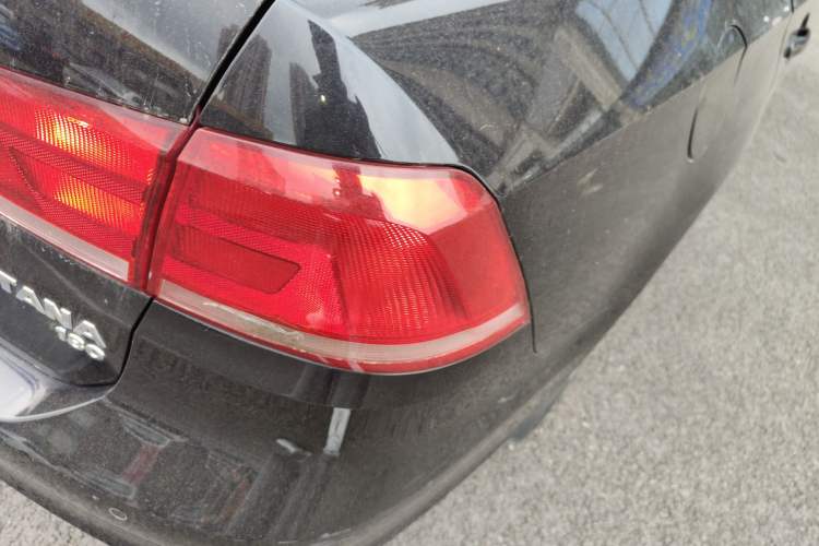 Used Volkswagen Santana 2015 1.6L Automatic Comfort Edition Right Rear Taillight