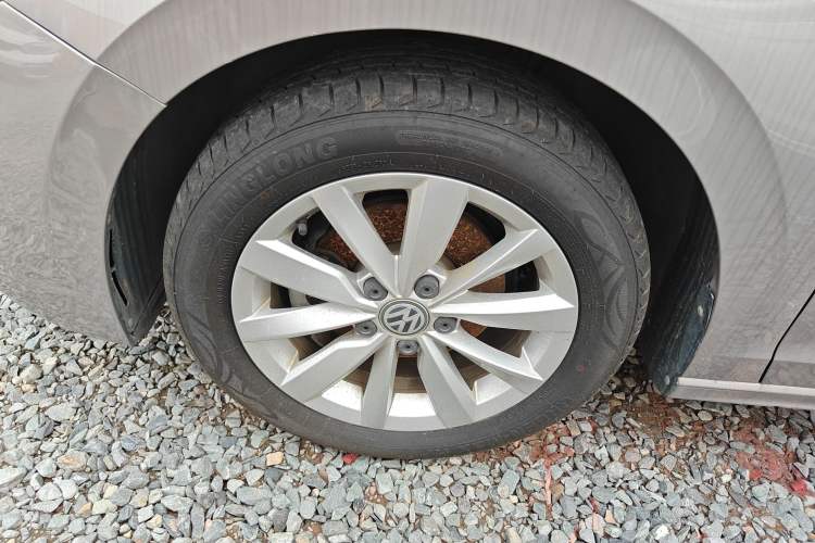 Used Volkswagen Bora 2019 1.5L Automatic Elite Version Left Front Wheel Hub