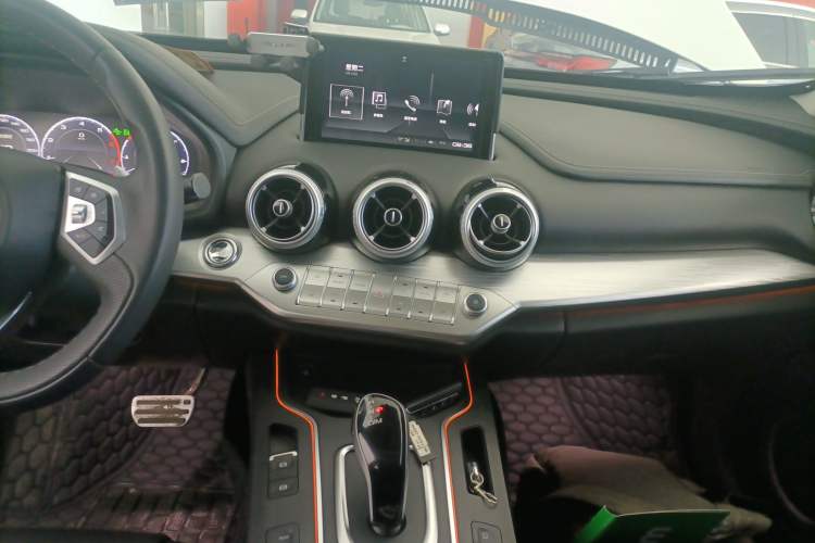 Used Wey VV7 2019 Upgraded Model 2.0T Flagship Version China V Standard
