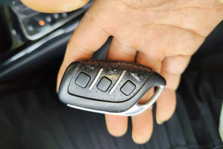 Used Roewe i5 2020 1.5L Automatic 4G Connected Leading Intelligent Driving Edition