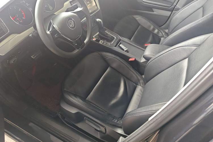 Used Volkswagen Lamando 2017 230TSI DSG Fashion Edition
