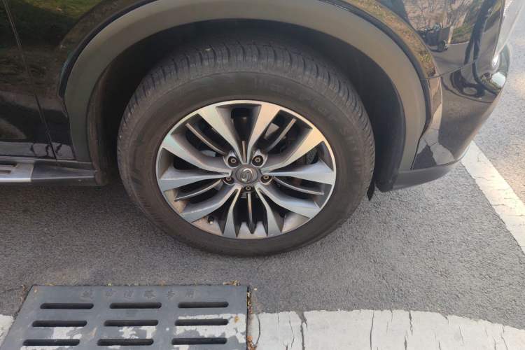 Used GAC Trumpchi GS8 2017 320T Two-Wheel Drive Luxury Smart Connectivity Version (7 Seats) Right Front Wheel Hub