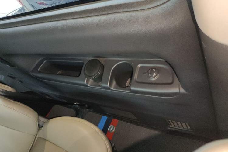 Used JAC Refine M4 2019 Business Series 2.0L Manual - China VI Standard
