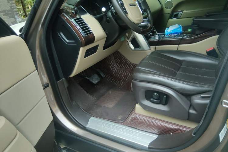 Used Land Rover Range 2016 3.0 SC V6 Vogue Driver Seat