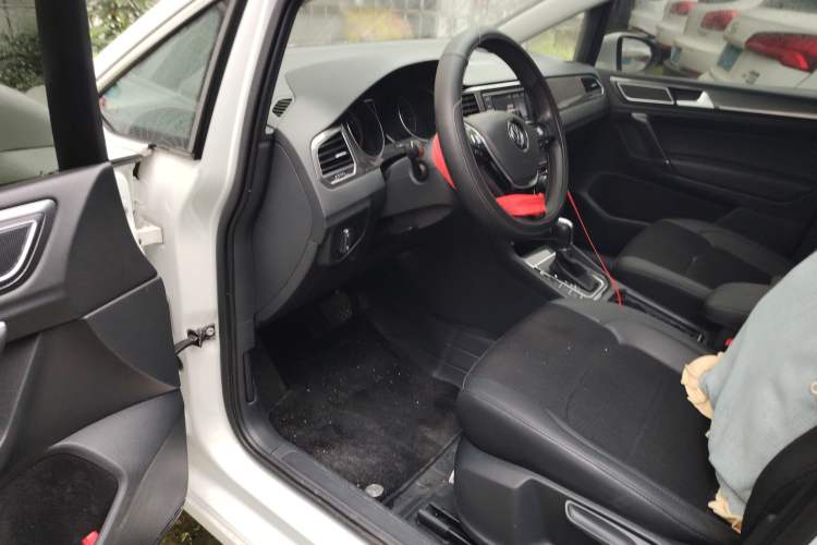 Used Volkswagen Golf Sportsvan 2018 230TSI Automatic Trend Edition Driver Seat