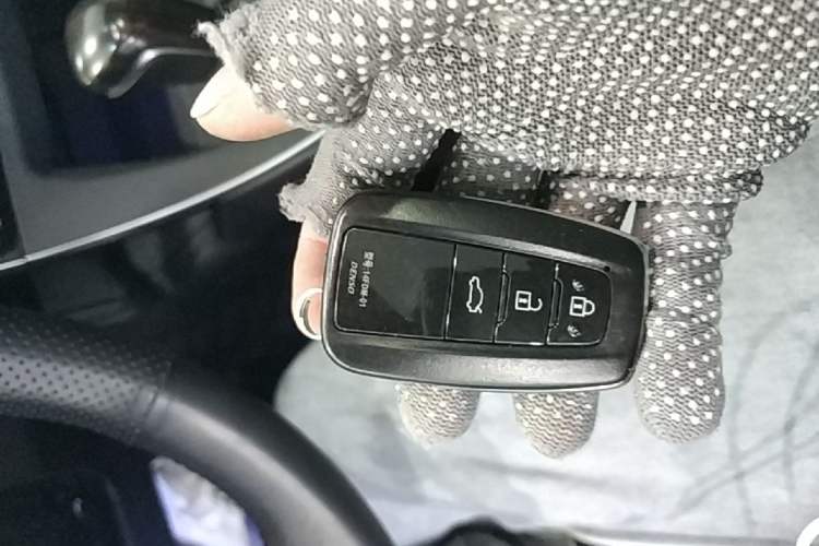 Used Toyota Avalon 2021 2.5L Touring Prestige SPORT Edition Vehicle Key