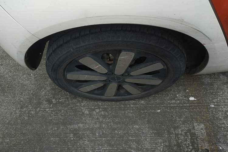 Used ORA Black Cat 2019 351 km Goddess Edition Right Rear Wheel Hub