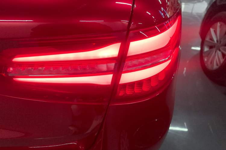 Used Mercedes-Benz GLC 2017 GLC 260 4MATIC Luxury Model