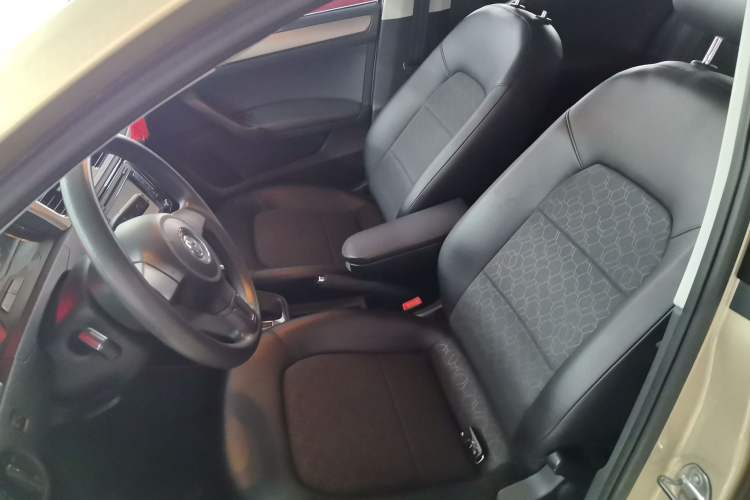 Used Volkswagen Santana 2015 1.6L Automatic Comfort Edition
