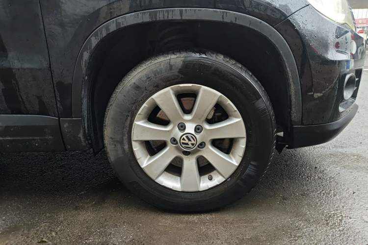 Used Volkswagen Tiguan 2010 1.8 TSI Automatic Two-Wheel Drive Trend Edition Right Front Wheel Hub