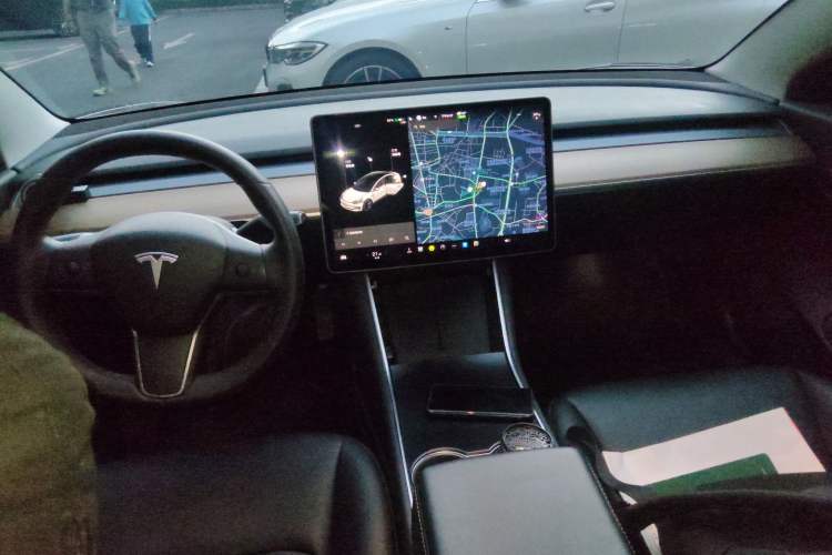 Used Tesla Model 3 2019 Long-Range All-Wheel-Drive Version
