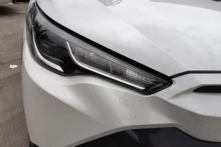 Used Toyota FRONTLANDER 2023 2.0L CVT Elite Edition Right Front Headlight