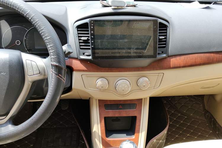 Used Roewe 350 2014 1.5L Manual Swift Edition