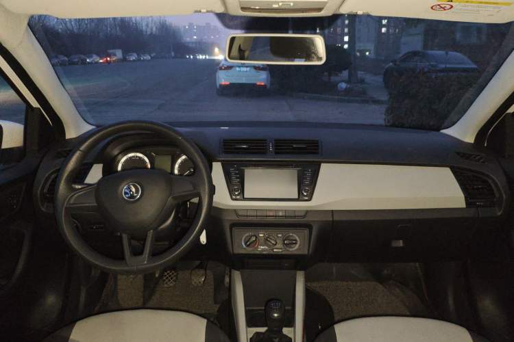 Used Skoda Fabia 2017 1.4L Manual Enjoy Edition
