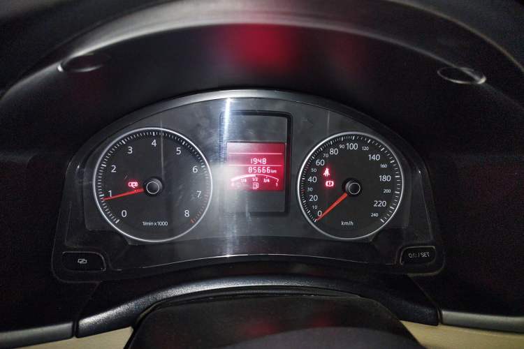 Used Volkswagen Bora 2011 1.6L Manual Fashion Edition
