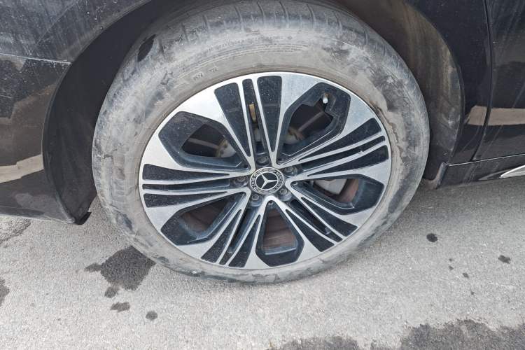 Used Mercedes-Benz E-Class New Energy 2024 E 350 e L Plug-in Hybrid Sedan Right Rear Wheel Hub