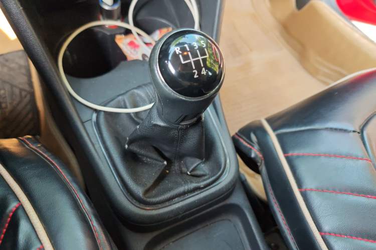 Used Volkswagen Polo 2014 1.4L Manual Fashion Edition
