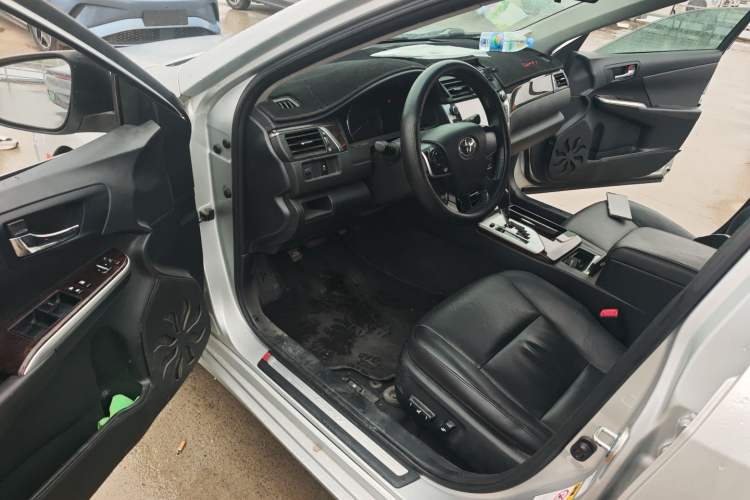 Used Toyota Camry 2015 2.0G Premier Edition Driver Seat