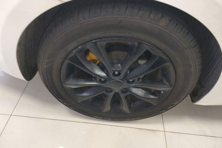 Used Kia K3 2016 1.6L Automatic GL Right Rear Wheel Hub