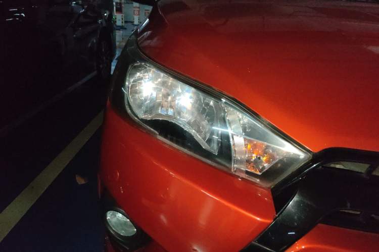 Used Toyota YARiS L Zhi Xuan 2015 1.5G Automatic Orange Limited Edition
