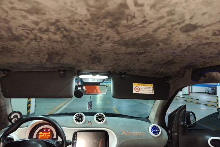 Used smart fortwo 2015 1.0L 52 kW hardtop Dynamic version
