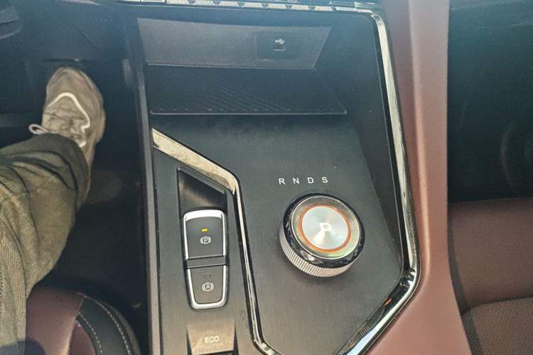 Used SOL X8 PLUS 2023 1.5 TGDI DCT Smart Home Edition 7-Seater