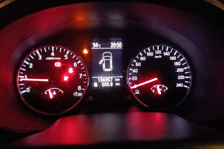 Used Dongfeng Fengdu MX6 2015 2.0L Manual Two-Wheel Drive Navigation Edition
