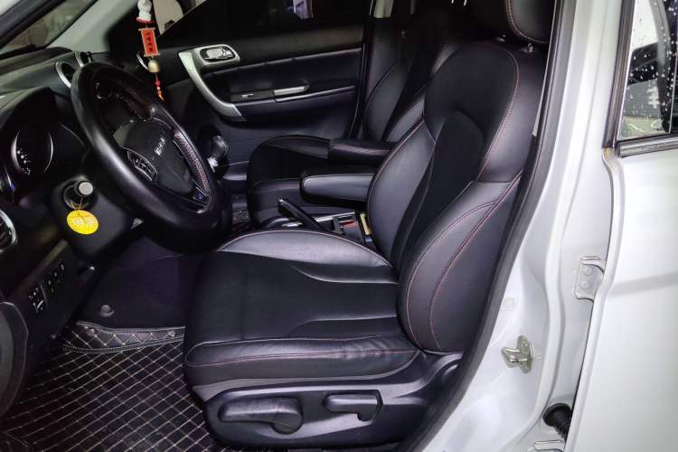 Used Haval H6 2016 Upgraded Model 1.5T Manual Two-Wheel Drive Elite Version
