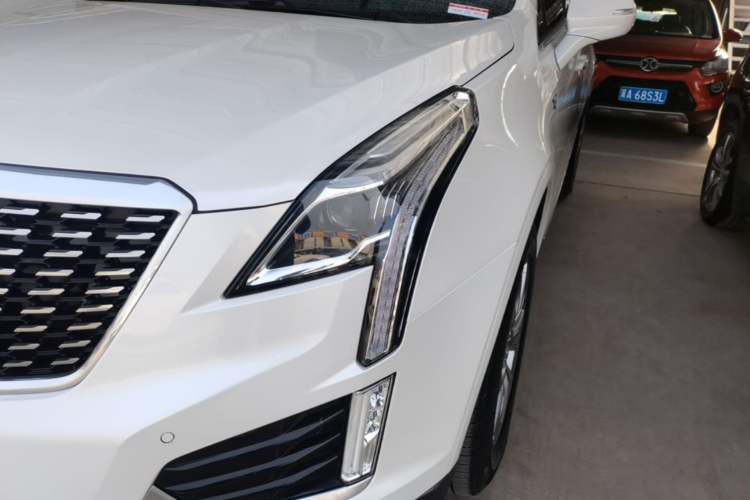 Used Cadillac XT5 2021 2.0T Two-Wheel Drive Luxury Version Left Front Headlight