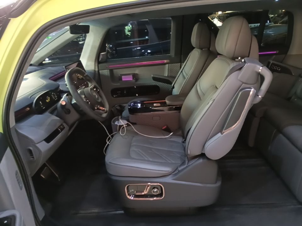 Zeekr MIX 2025 Long-Range Intelligent Driving Edition — снимка 17