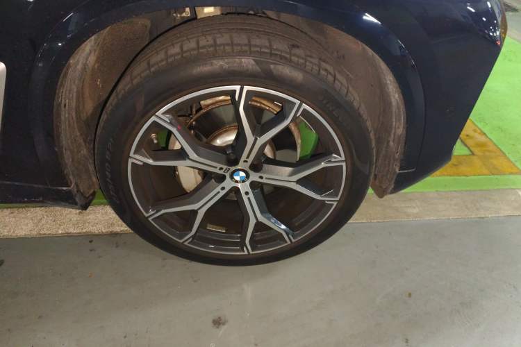 Used BMW X5 2023 xDrive 30Li Luxury M Sport Package
