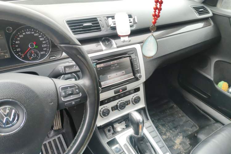 Used Volkswagen Magotan 2012 1.8TSI Prestige Model Audio And AC Panel