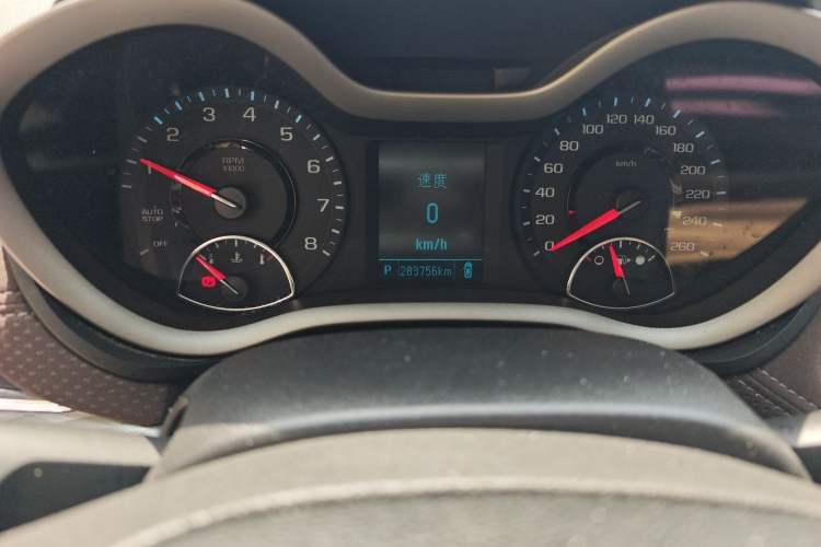 Used Chevrolet Malibu 2017 1.5T Automatic Luxury Edition Odometer Close Up