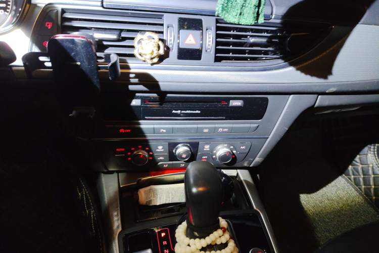 Used Audi A6L 2018 30th Anniversary Edition 35 TFSI Fashion Model
