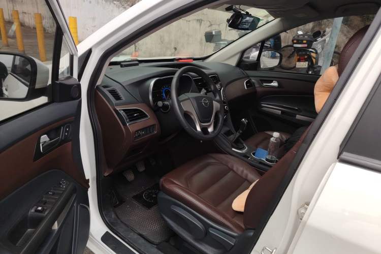 Used Haima V70 2016 2.0L Manual - Enjoyment Version 6 Seats