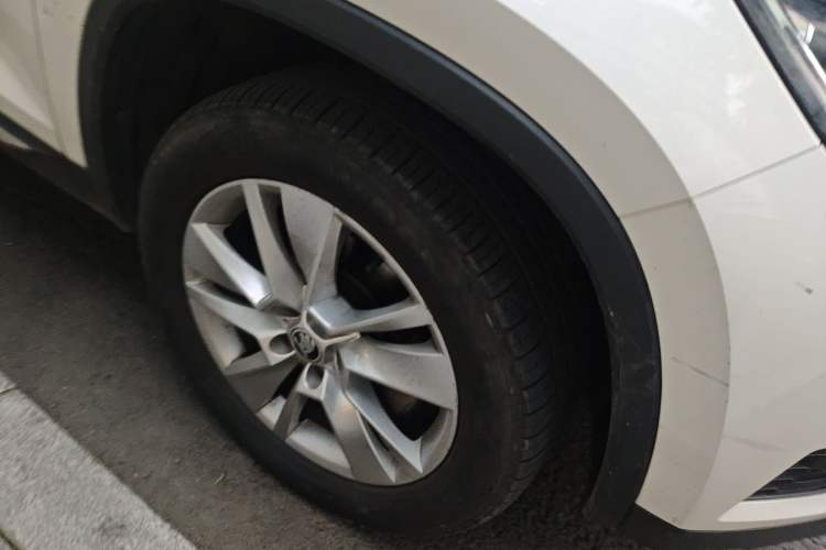 Used Skoda Kodiaq 2018 Facelifted TSI330 5-Seater Two-Wheel-Drive Luxury Enjoyment Edition
