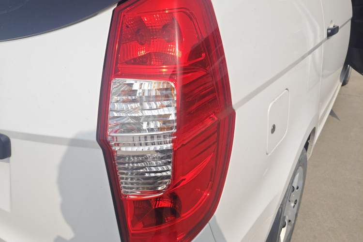 Used Wuling Hongguang 2020 1.2L S Base Model China VI LSI Right Rear Taillight