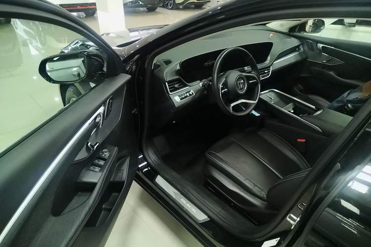 Used Buick LaCrosse 2024 28T Luxury Edition Driver Seat