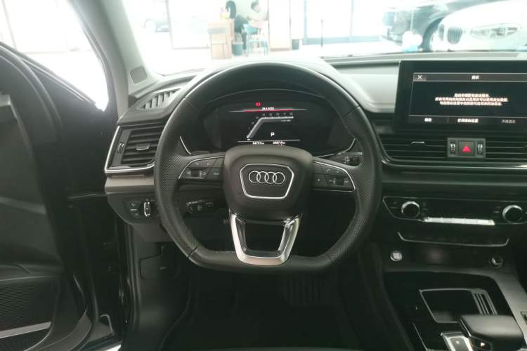 Used Audi Q5L 2022 Updated 45T Luxury Dynamic Version
