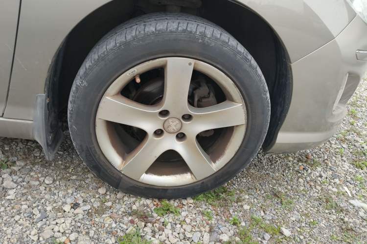 Used Peugeot 408 2013 1.6L Manual Comfort Edition
